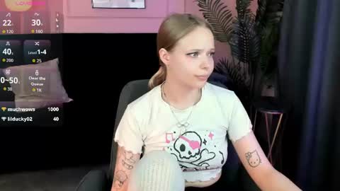 Snapshot of sweet_lucile chatting on 10, 6, 2026 Lucy online show from 10, 6, 2026