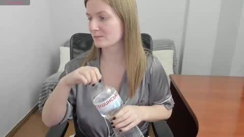 Mila online show from 10, 3, 2026