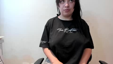Snapshot of sweet_miiaa chatting on 5, 6, 2026 Mia Johns online show from 5, 6, 2026