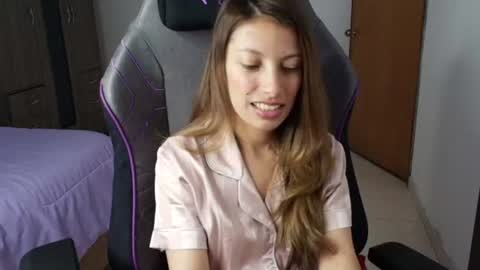Snapshot of sweet_moon_v_ chatting on 23, 7, 2026 sweet_moon_v_ online show from 23, 7, 2026