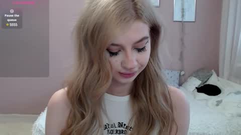 Snapshot of sweet_nicole_333 chatting on 6, 3, 2025 sweet_nicole_333 online show from 6, 3, 2025
