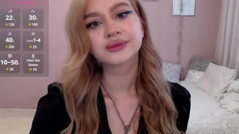 Snapshot of sweet_nicole_333 chatting on 7, 3, 2025 sweet_nicole_333 online show from 7, 3, 2025