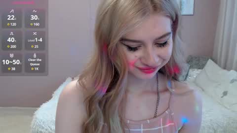 Snapshot of sweet_nicole_333 chatting on 8, 3, 2025 sweet_nicole_333 online show from 8, 3, 2025