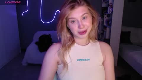 sweet_nicole_333 online show from 5, 6, 2026