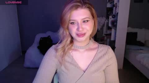 sweet_nicole_333 online show from 10, 6, 2026