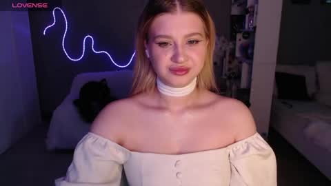 sweet_nicole_333 online show from 13, 6, 2026