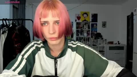 kira online show from 15, 4, 2026