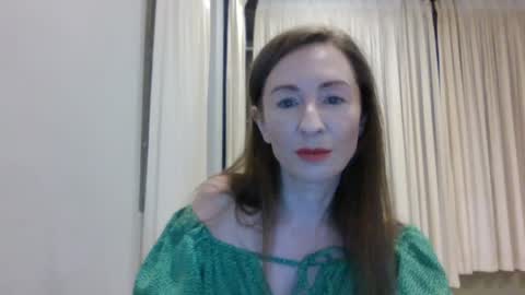 sweet_poeme online show from 4, 6, 2026