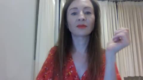 sweet_poeme online show from 7, 6, 2026