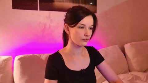 sweet_strawber_ online show from 2, 10, 2025