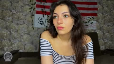 sweet_strrawberies online show from 6, 10, 2025