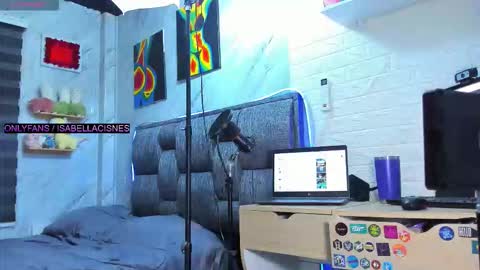 Isabella online show from 25, 10, 2025