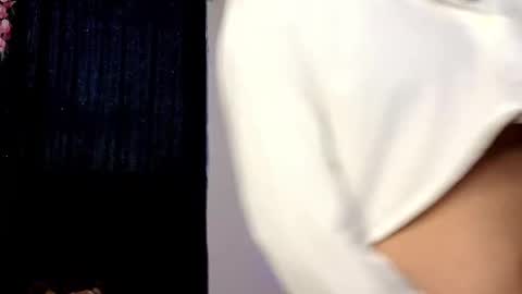 Snapshot of sweet_xuee18 chatting on 3, 12, 2024 Sweet online show from 3, 12, 2024