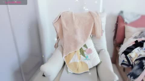 sweet_yumiq online show from 5, 12, 2025