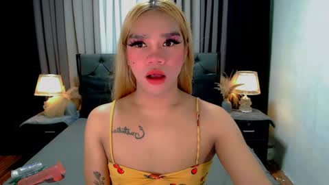 Snapshot of sweet_zoey12 chatting on 25, 4, 2026 bea takashi online show from 25, 4, 2026