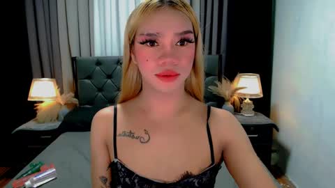 Snapshot of sweet_zoey12 chatting on 13, 5, 2026 bea takashi online show from 13, 5, 2026