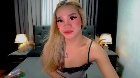 Snapshot of sweet_zoey12 chatting on 16, 5, 2026 bea takashi online show from 16, 5, 2026