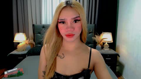 Snapshot of sweet_zoey12 chatting on 19, 5, 2026 bea takashi online show from 19, 5, 2026