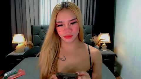 Snapshot of sweet_zoey12 chatting on 20, 5, 2026 bea takashi online show from 20, 5, 2026
