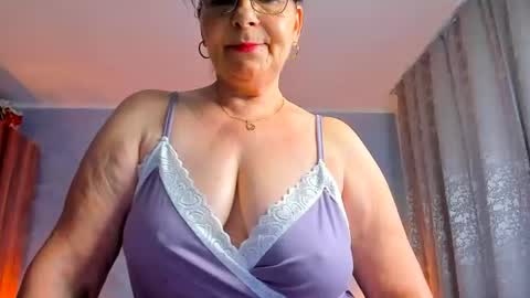 Snapshot of sweetangell69_ chatting on 2, 7, 2026 Viorica online show from 2, 7, 2026