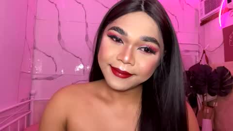 Leith Madrigal online show from 8, 11, 2025