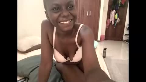 Lunargirl online show from 19, 3, 2026