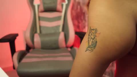 Salom independent model online show from 7, 2, 2026