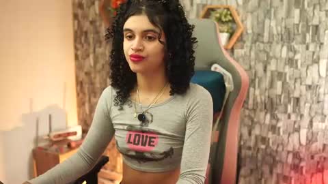 Snapshot of sweetbonii chatting on 3, 7, 2026 Salom independent model online show from 3, 7, 2026