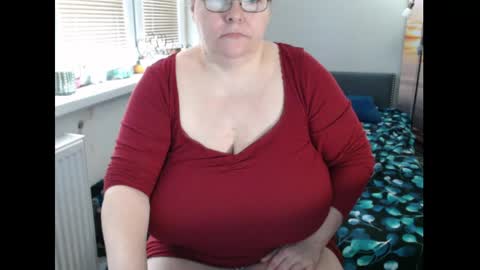 Sweetboobs85h online show from 16, 4, 2026