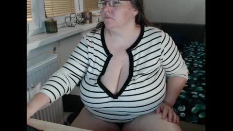 Snapshot of sweetboobs85h chatting on 31, 5, 2026 Sweetboobs85h online show from 31, 5, 2026