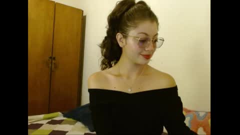 Snapshot of sweetcalm_ chatting on 19, 4, 2026 sweetcalm_ online show from 19, 4, 2026