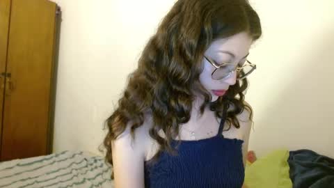 Snapshot of sweetcalm_ chatting on 27, 5, 2026 sweetcalm_ online show from 27, 5, 2026