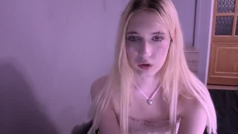 Snapshot of sweetcrystalll chatting on 6, 7, 2026 sweetcrystalll online show from 6, 7, 2026