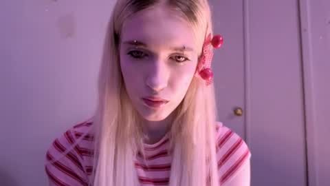 Snapshot of sweetcrystalll chatting on 7, 8, 2026 sweetcrystalll online show from 7, 8, 2026