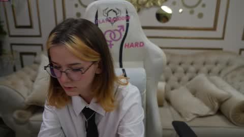 Amelia online show from 11, 10, 2025