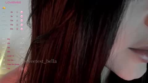 Snapshot of sweetest_bella chatting on 12, 10, 2025 Bella online show from 12, 10, 2025