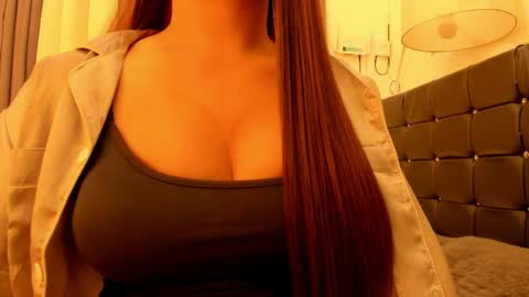 sweetest_one4 online show from 8, 4, 2026