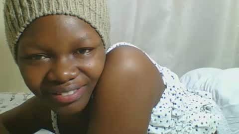 Snapshot of sweetgal2025 chatting on 22, 6, 2026 EUNICE online show from 22, 6, 2026