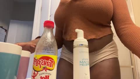 sweetgirllei online show from 2, 2, 2025