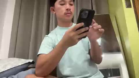 Snapshot of sweetguy102103 chatting on 29, 10, 2025 khrayan online show from 29, 10, 2025