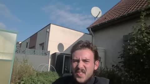 Snapshot of sweetguyss12 chatting on 29, 9, 2025 sweetguyss12 online show from 29, 9, 2025