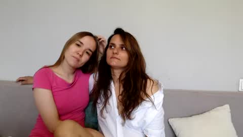 Snapshot of sweetharts69 chatting on 14, 7, 2026 Alina and Mia online show from 14, 7, 2026