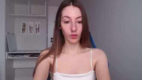 Snapshot of sweetheart_77 chatting on 11, 11, 2025 Emma online show from 11, 11, 2025