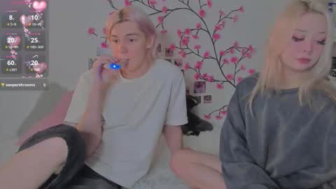 sweethearts_friends online show from 10, 3, 2026