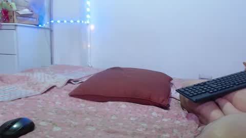 Snapshot of sweethoney22_ chatting on 4, 10, 2025 Sabrina y Eliot online show from 4, 10, 2025