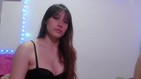 Snapshot of sweethoney22_ chatting on 22, 10, 2025 Sabrina y Eliot online show from 22, 10, 2025