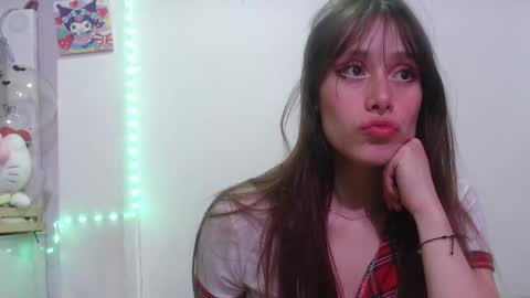 Snapshot of sweethoney22_ chatting on 10, 11, 2025 Sabrina y Eliot online show from 10, 11, 2025