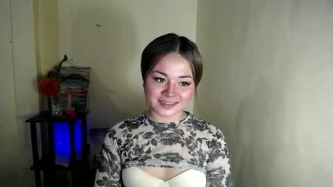 sweethotlove_xoxo online show from 23, 3, 2026