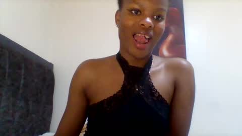 Snapshot of sweetie_lee chatting on 10, 10, 2025 sweetie lee online show from 10, 10, 2025