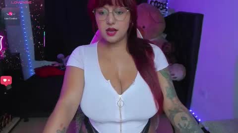 Snapshot of sweetie_lena_ chatting on 29, 9, 2025 online show from 29, 9, 2025